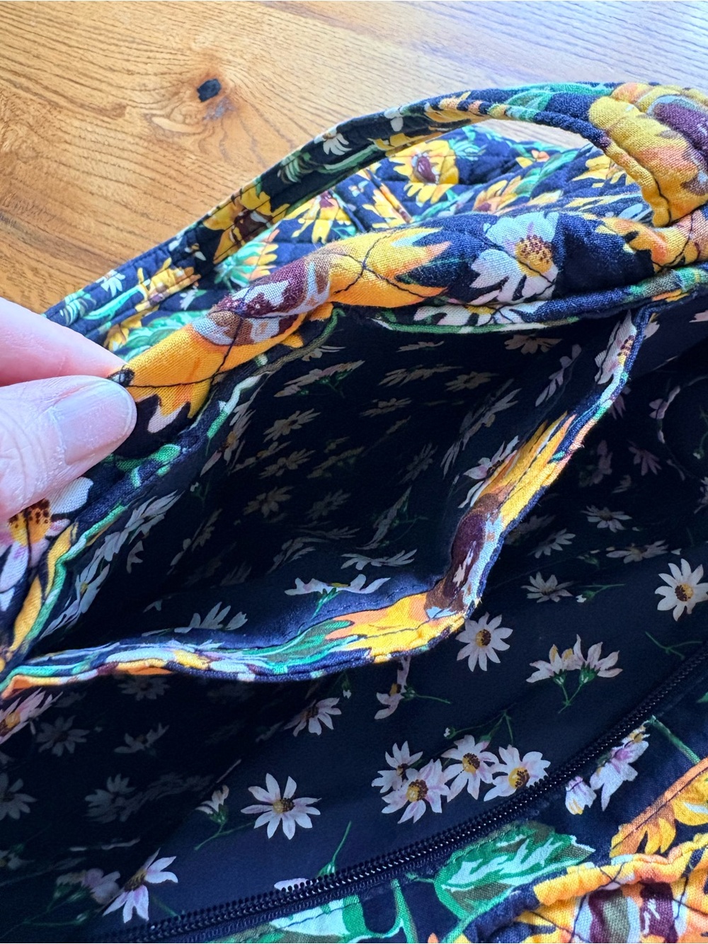 Vera Bradley Vera Tote Bag retired Sunflowers print - very clean! - Picture 12 of 16